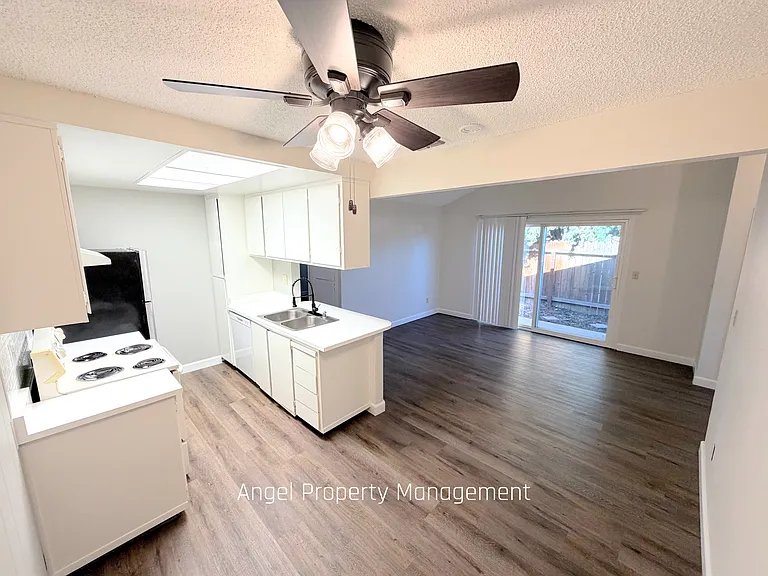 7887 Vistaridge Dr #1 — Photo 10
