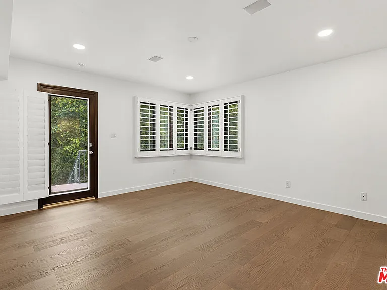 1200 N Doheny Dr — Photo 22
