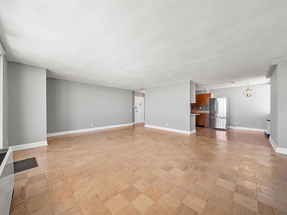 4th image of 6040 Boulevard East Penthouse 34J
