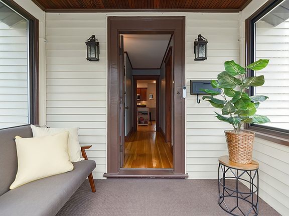 4th image of 36 Essex St