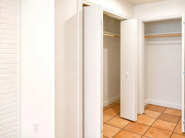 2744 Briarhurst Dr #31 — Photo 22