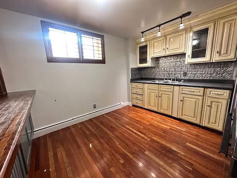 282 S Dewey Ave #B — Photo 7