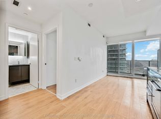 115 McMahon Dr #1808-C15, Toronto, ON M2K 0E3