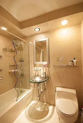 Sold by R New York | media 6