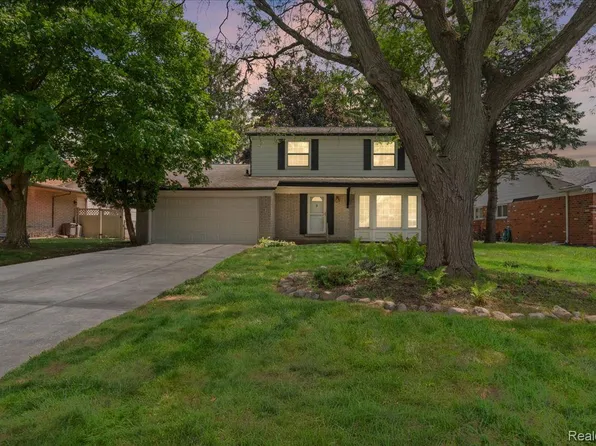 23370 Brandywynne St, Southfield, MI 48033