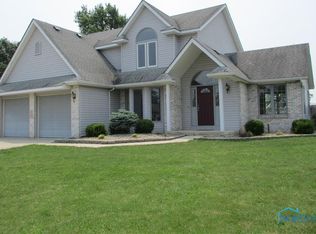 305 Sports Ct, Defiance, OH