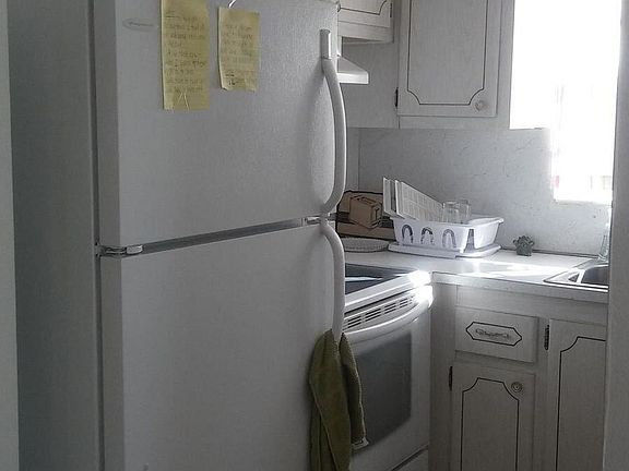 4th image of 170 Windsor Dr #H