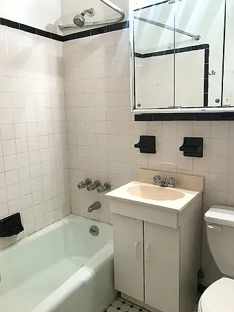 169 W 76th St #3F — Photo 8