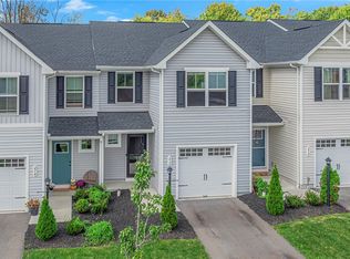 212 Smith Ln, Beaver Falls, PA 15010
