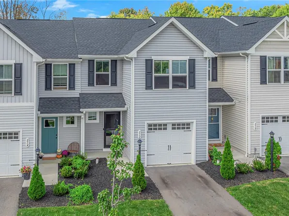 212 Smith Ln, Beaver Falls, PA 15010