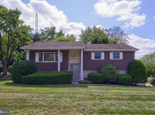 1658 Art Dr, Hanover, PA 17331
