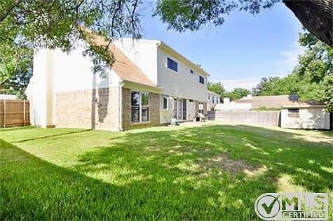 2nd image of 507 Thorn Wood Dr