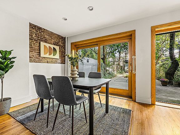 4th image of 307 Park Pl