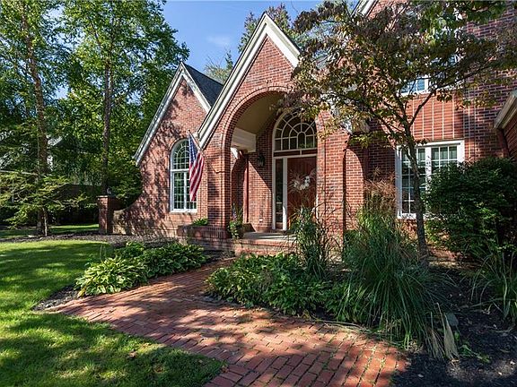 2nd image of 8206 Meadowbrook Dr