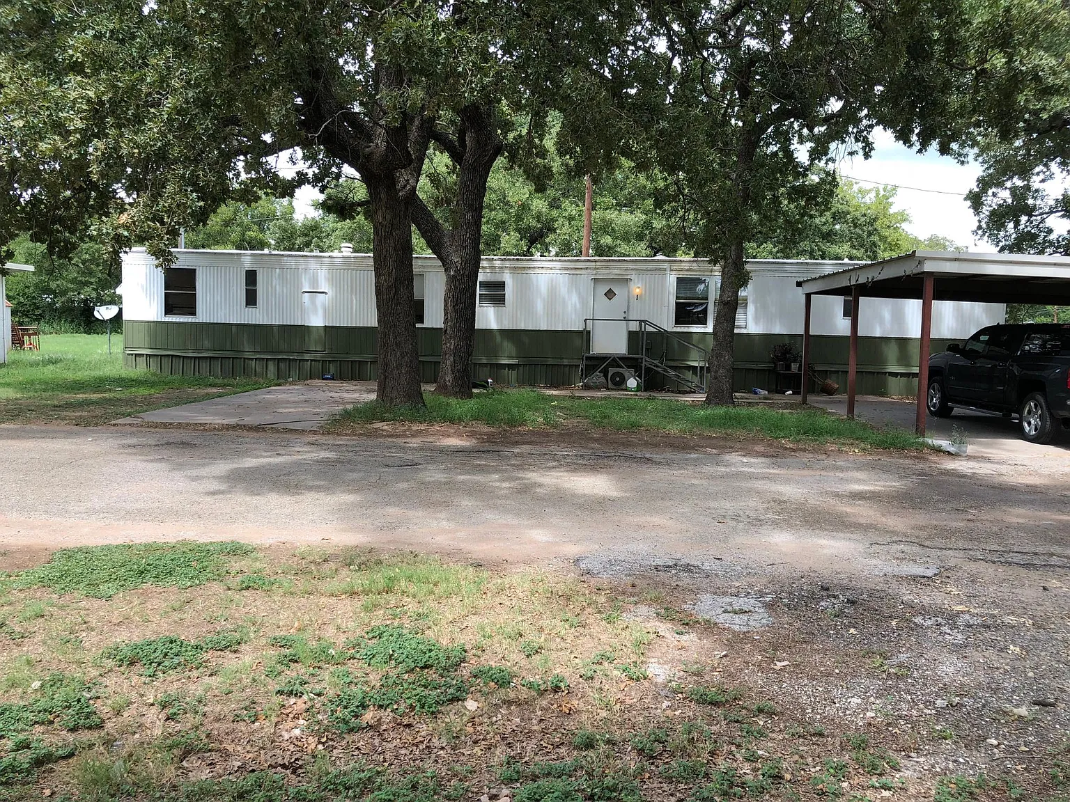 725 N Ash Ter — Photo 1