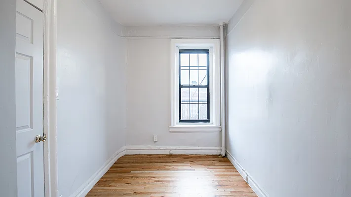 Rented by Nooklyn NYC LLC | media 11