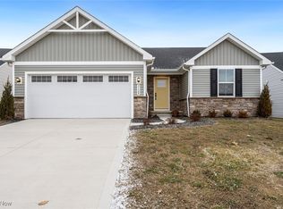 3128 Cottage Cove Dr, Akron, OH 44312