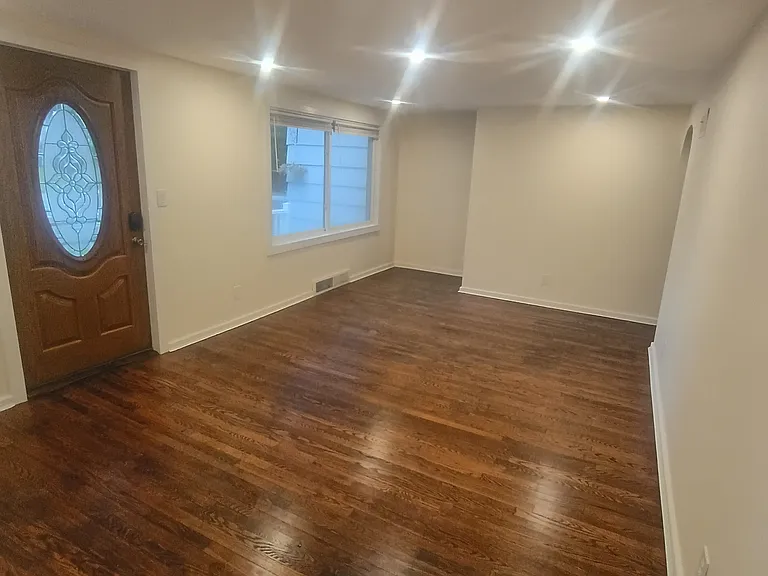 320 Hoffman Ave — Photo 3