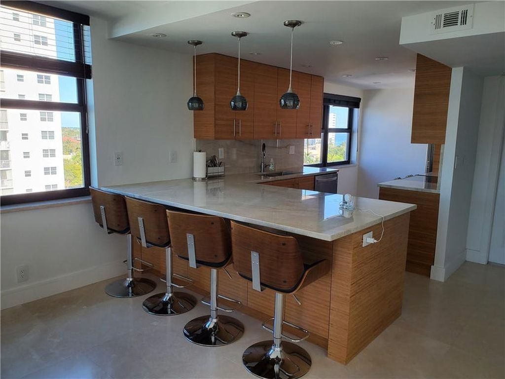 1401 N Riverside Dr, photo 7