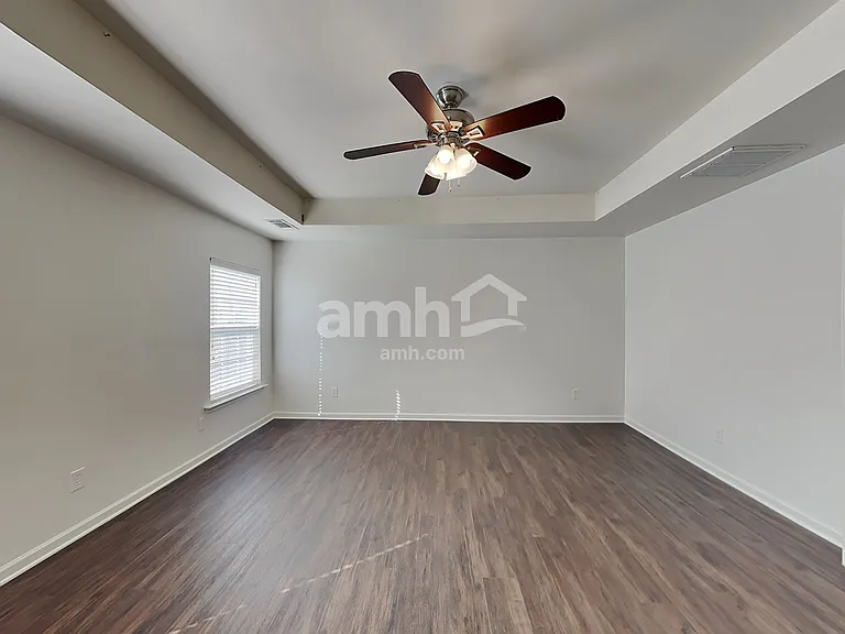 4059 Houldsworth Dr — Photo 10