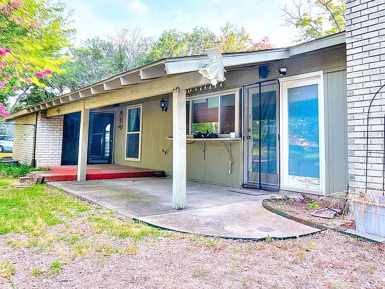 3201 Christie Cir — Photo 31