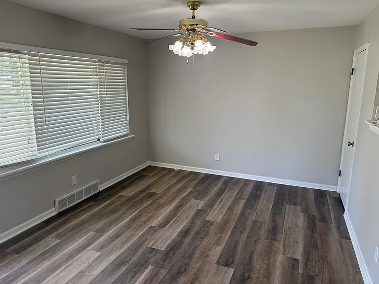 10233 Florinda Dr — Photo 15