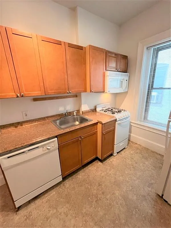 2 bed, $3,665 — Photo 1