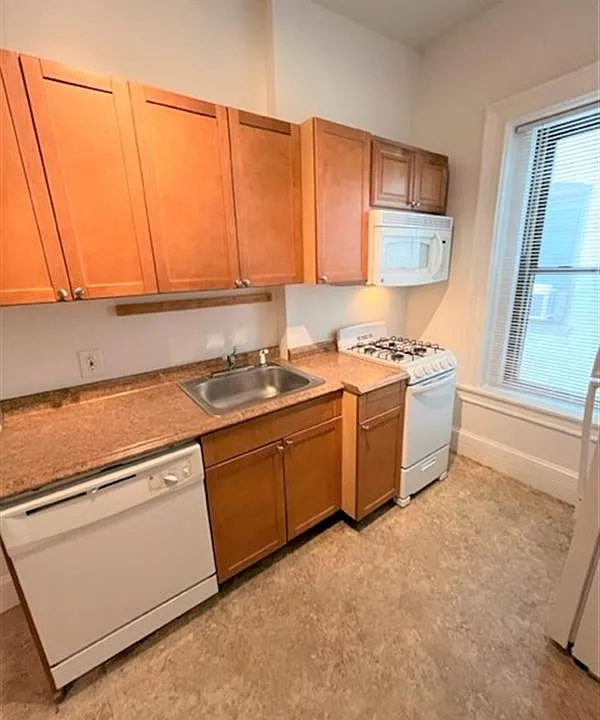 886 Massachusetts Ave #517