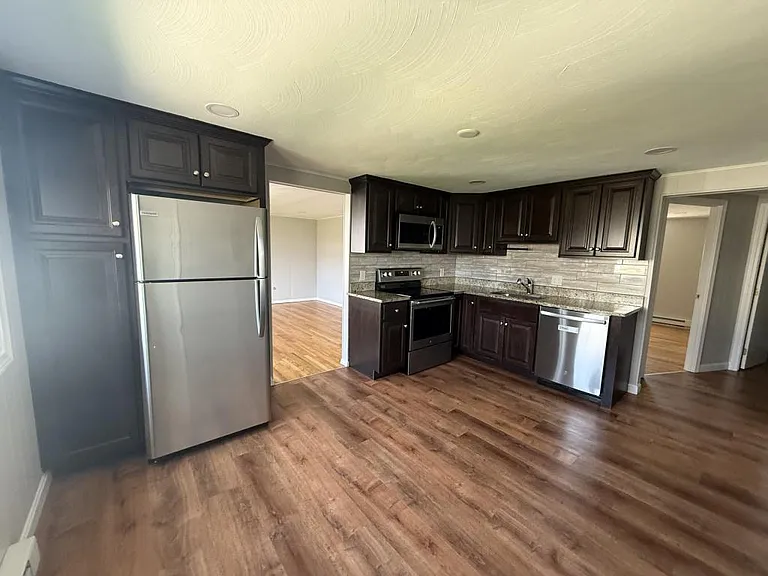 343 Snell St — Photo 7