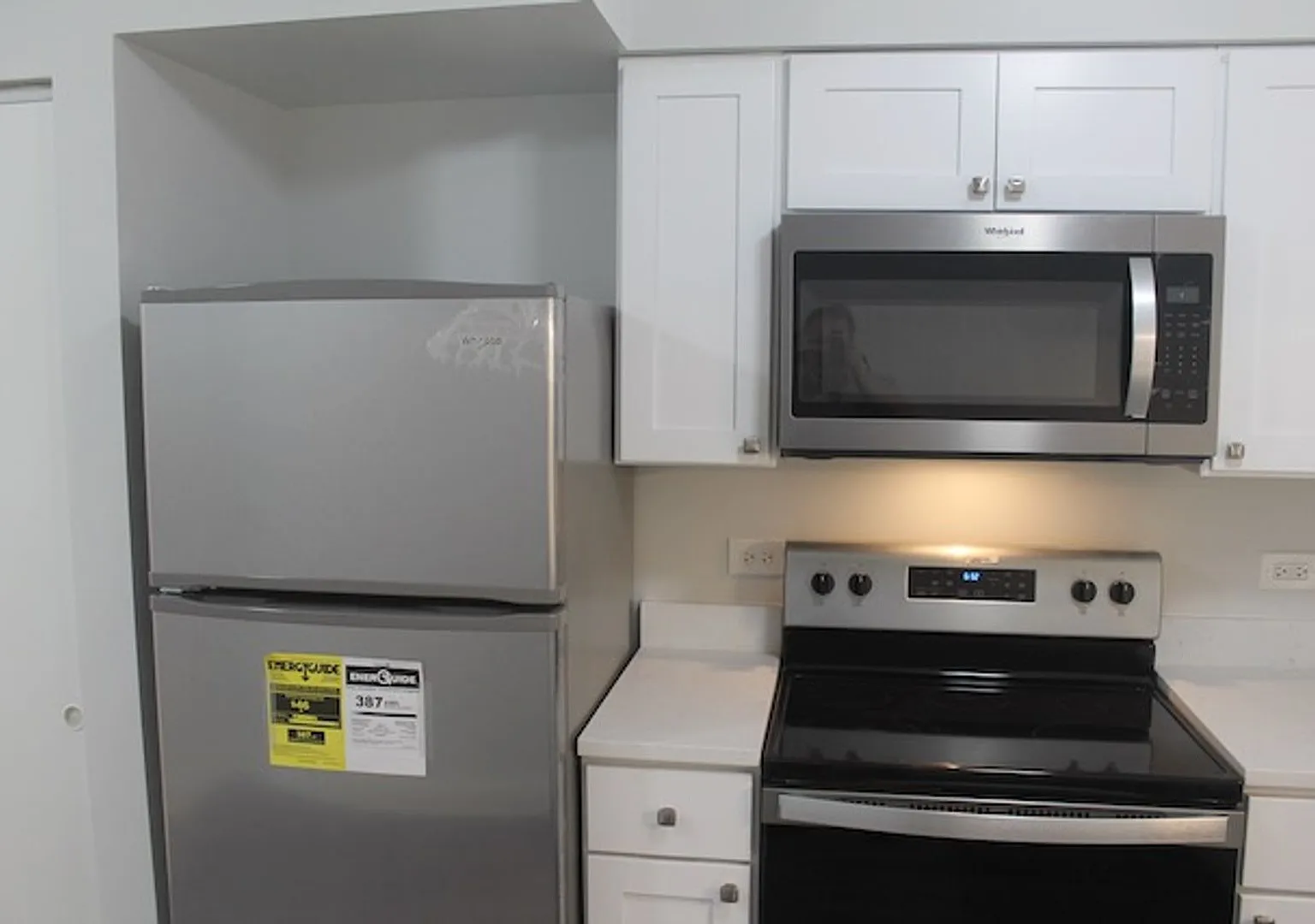 352 - *Sharff Apartments* — Photo 4
