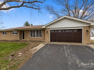 2565 E Offner Rd, Beecher, IL 60401