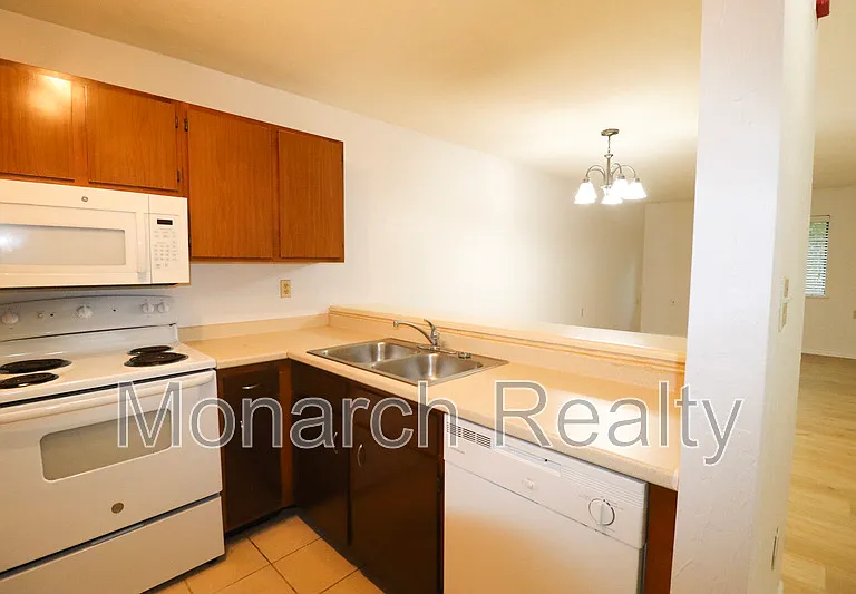 89 SE 16th Ave #101-P101 — Photo 13