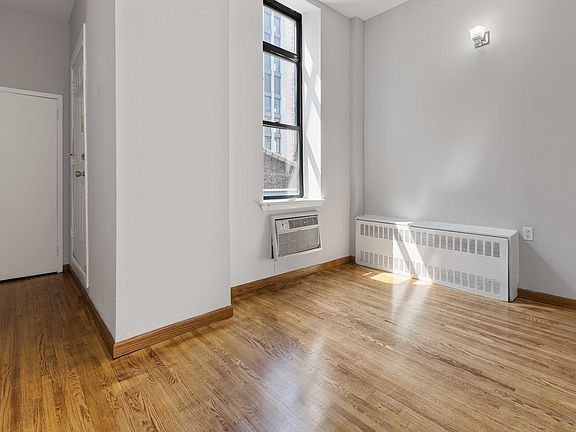 3rd image of 31 E 31st St Penthouse Cc