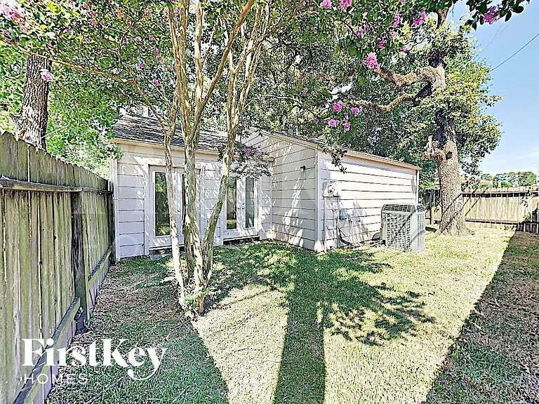 11936 Lakewood West Dr — Photo 15