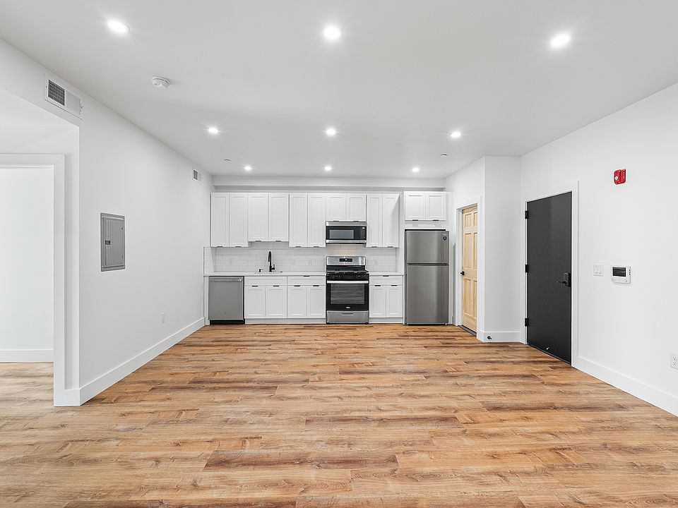 1st image of 708 N 43rd St #6