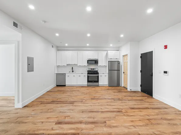708 N 43rd St #5, Philadelphia, PA 19104