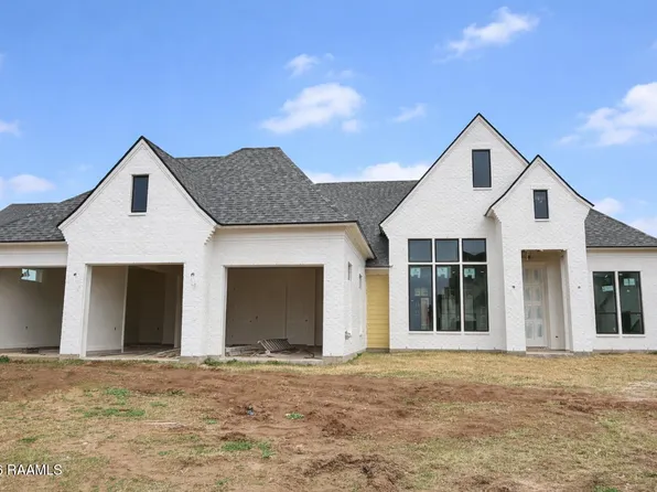 106 Sabal Grove Ln, Youngsville, LA 70592