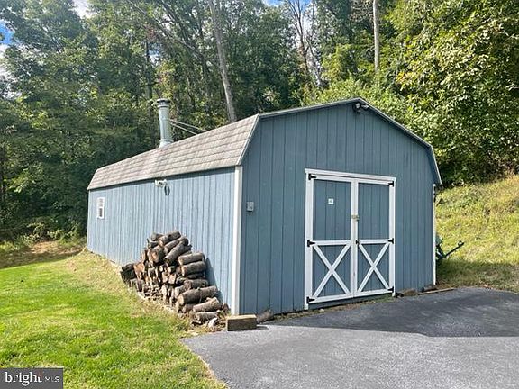 5th image of 304 Witmer Rd