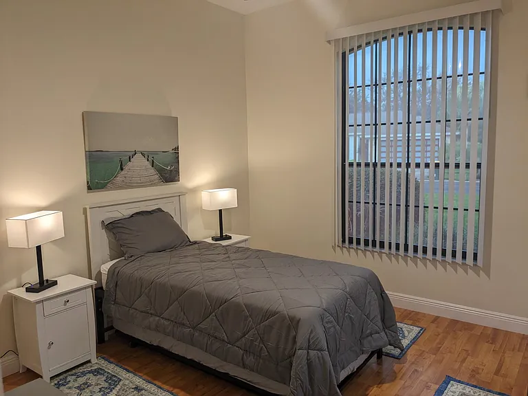 Guest Bedroom with twin beds
