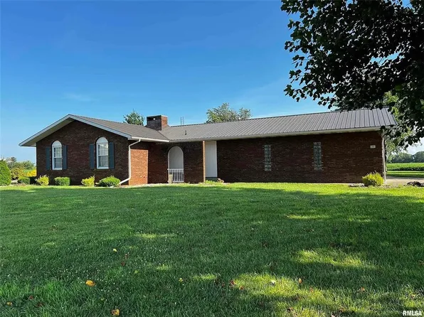210 W 5th St, Saint Peter, IL 62880