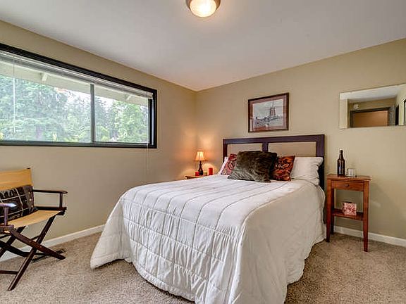 5th image of 1405 SE 96th Ave