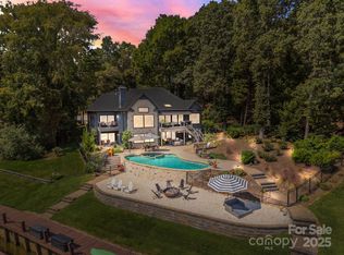 21430 Blakely Shores Dr, Cornelius, NC 28031