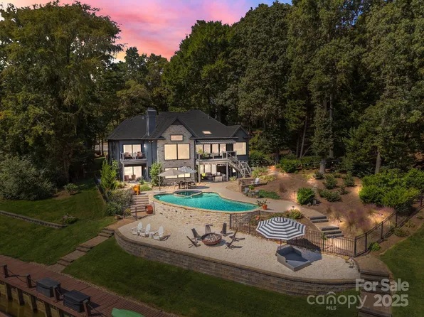 21430 Blakely Shores Dr, Cornelius, NC 28031