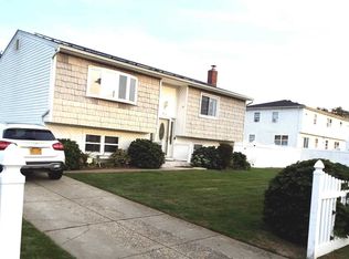 24 Commerce Blvd, Amityville, NY 11701