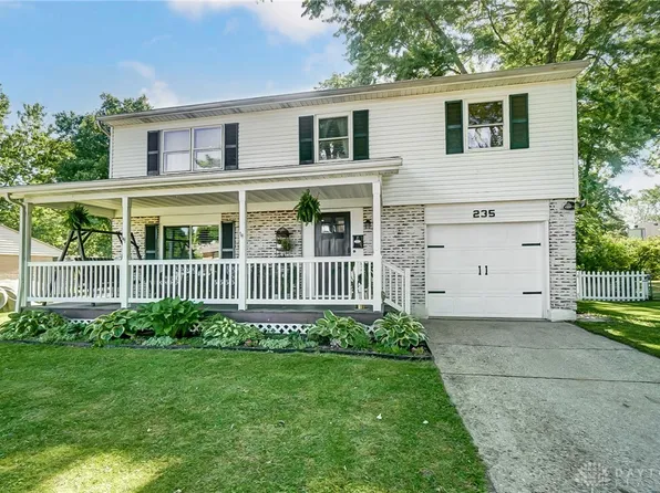 235 Pinegrove Dr, Bellbrook, OH 45305