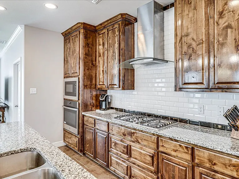 7617 Diamond Dr — Photo 16