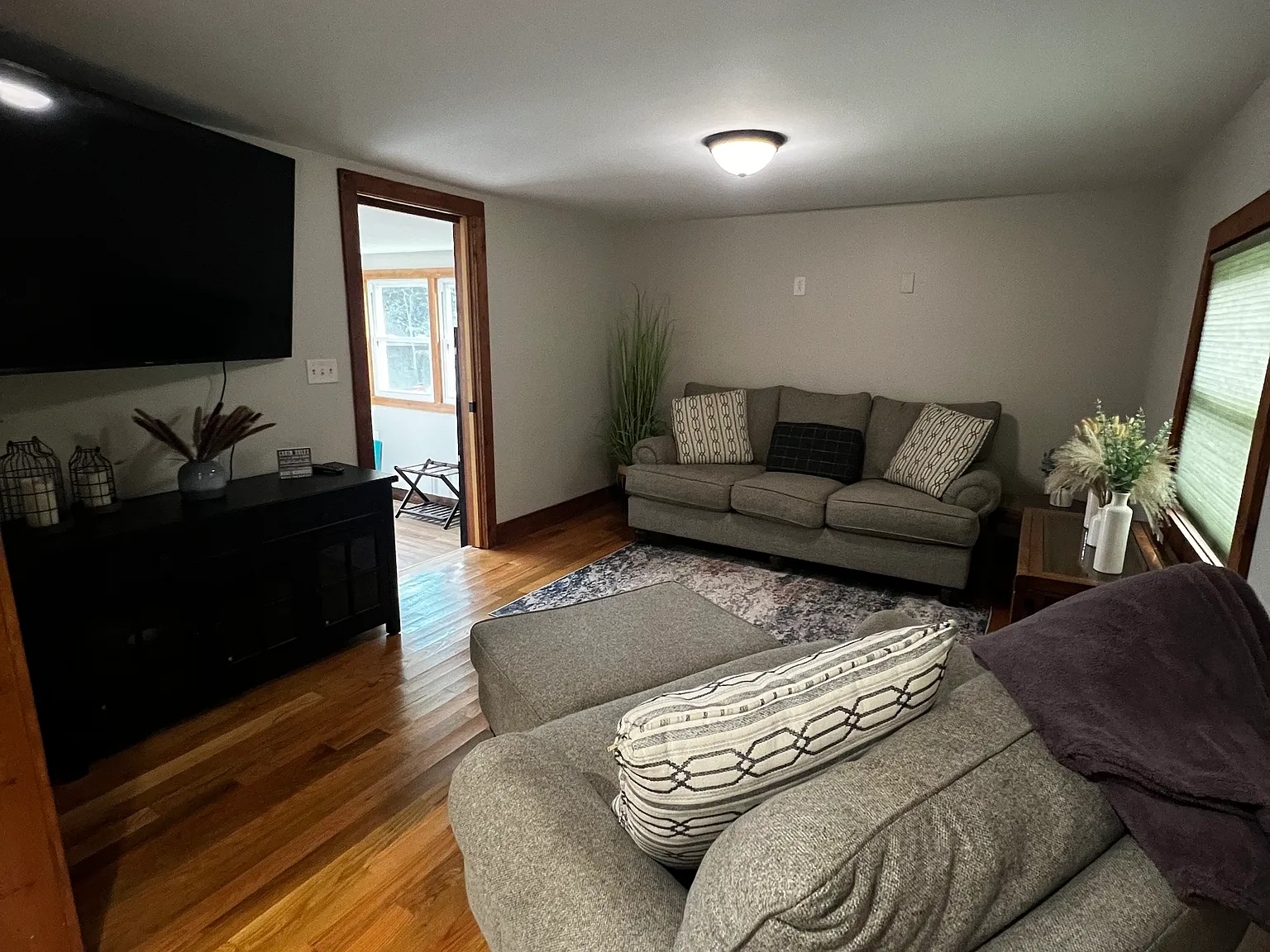 3 bed, 1413 sqft, $2,400 — Photo 4