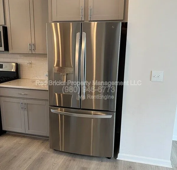 2354 Donnelly Hills Ln — Photo 14