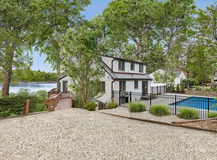 141 Fish Cove Rd, Southampton, NY 11968