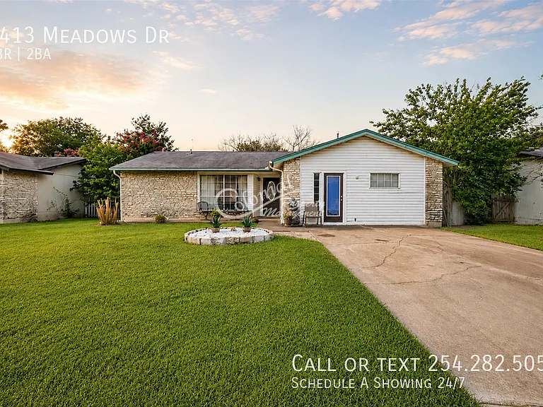 1413 Meadows Dr — Photo 1